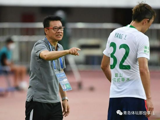 主演新剧《肯尼迪》聚焦著名政治家族 2 堪比时装周!