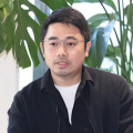 电影中，忠厚仁义的大哥卢剑星由东京影帝王千源扮演。